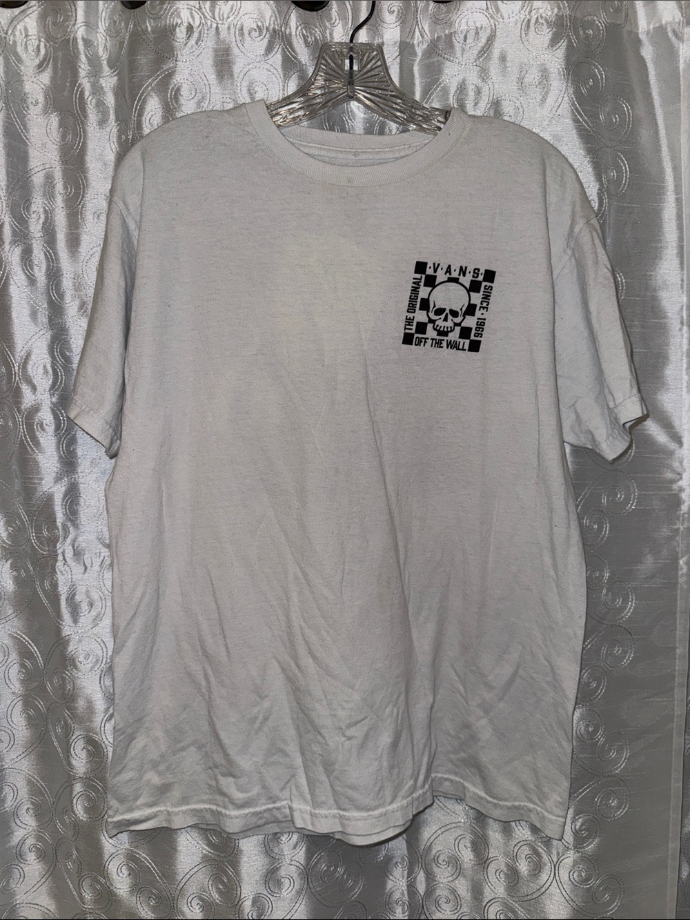 Vans White Graphic Skull Logo Short Sleeve Skate Shirt Men’s Size Medium 🔥 G8
